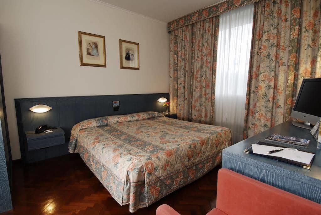 Park Hotel Ripaverde 보르고산로렌조 외부 사진