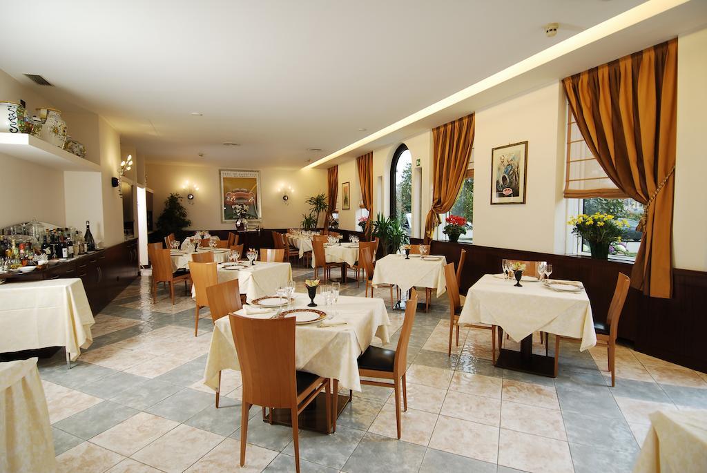Park Hotel Ripaverde 보르고산로렌조 외부 사진